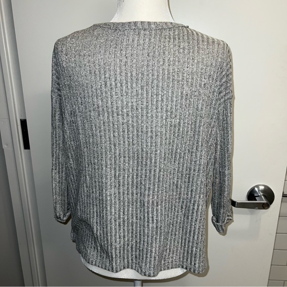 Skylark Three Quarter Sleeve Tee Gray - Picture 2 of 4